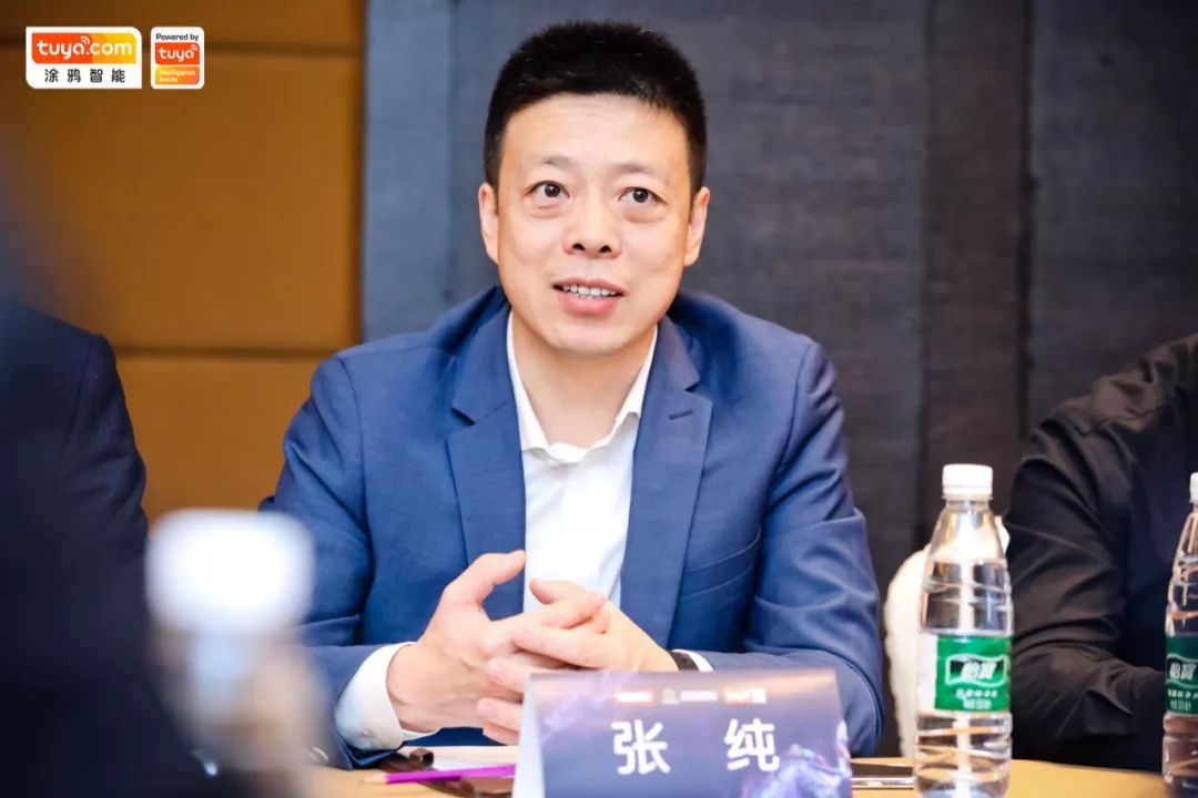 亚信国际总经理张纯